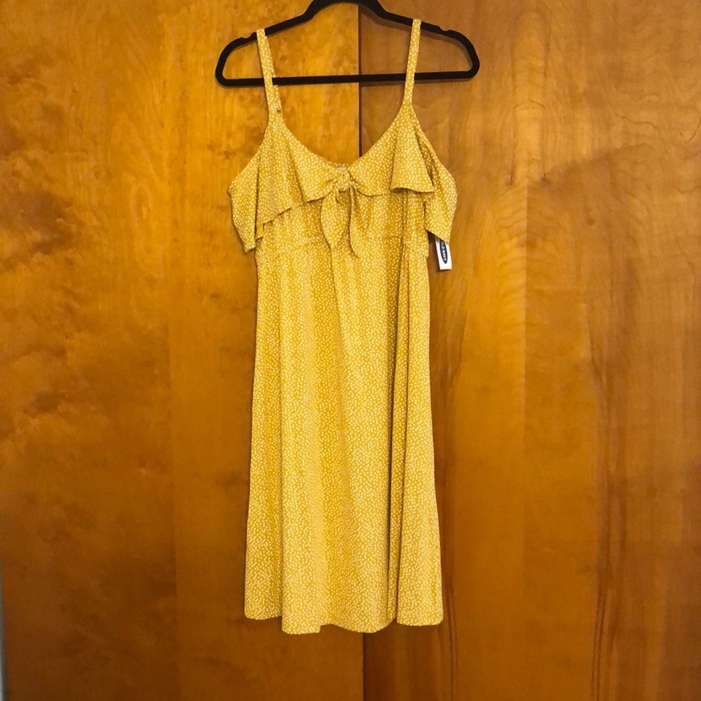 Maternity waist-defined cold shoulder jersey dress